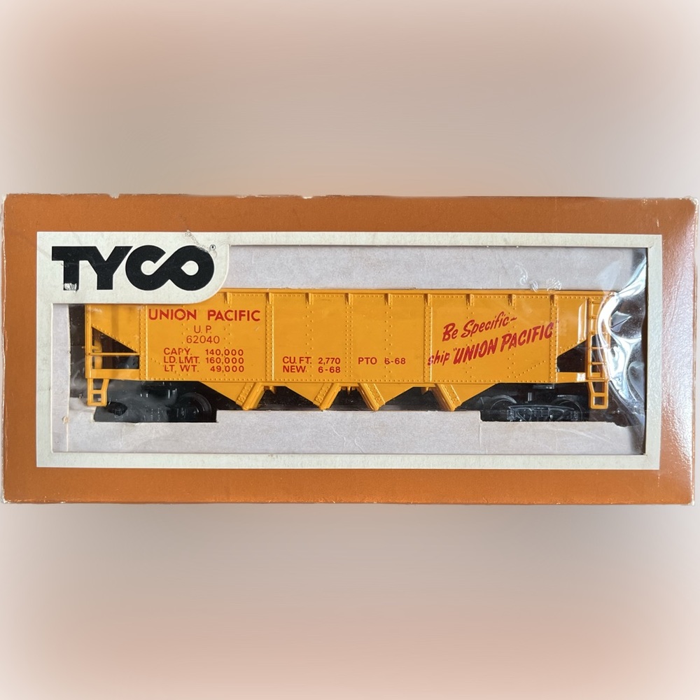 Tyco Union Pacific 4-Bay Hopper Train Car